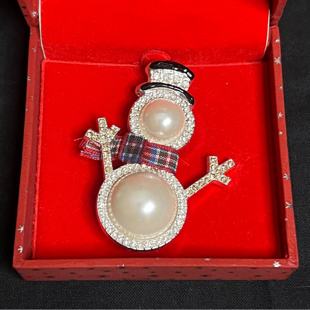 NIB Snowman Brooch